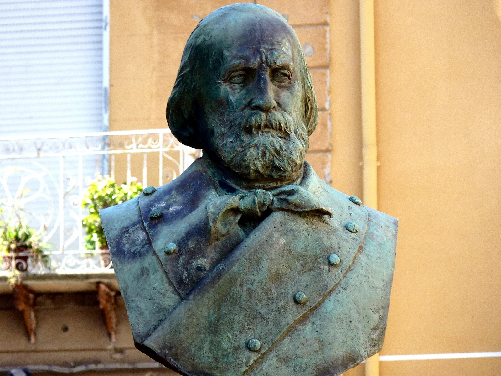 Busto di Giuseppe Garibaldi - Caltanissetta